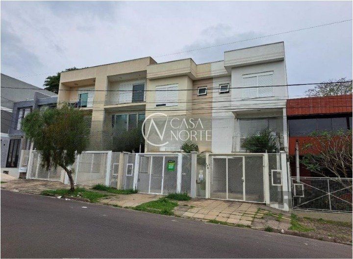 Casa à venda com 3 quartos, 181m², 1 suíte, 2 vagas, Rua do Pampa no bairro Costa e Silva em Porto Alegre