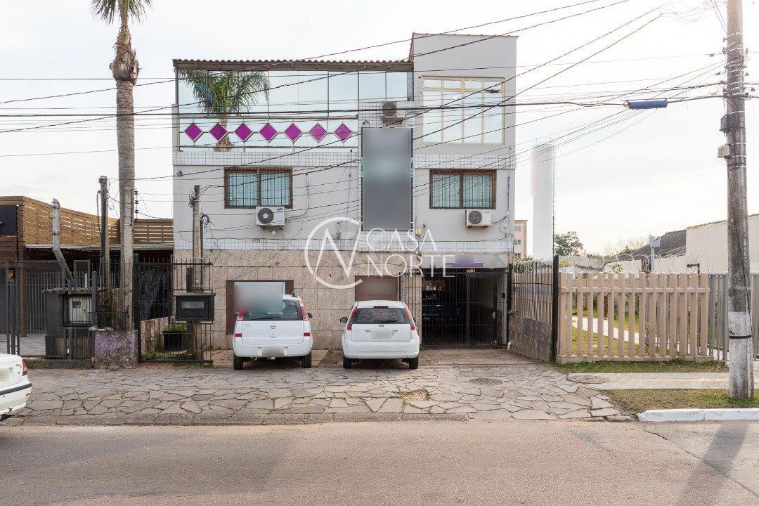 Sobrado à venda com 3 quartos, 300m², 1 suíte, 3 vagas, Avenida Eduardo Prado no bairro Cavalhada em Porto Alegre