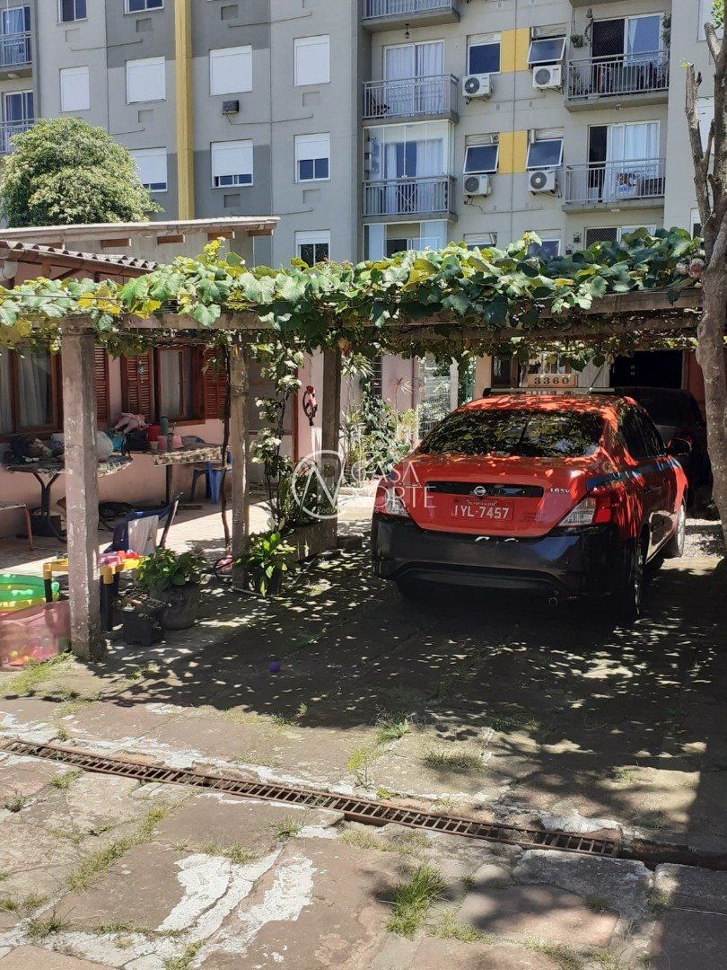 Casa à venda com 2 quartos, 440m², Rua Doutor Barcelos no bairro Tristeza em Porto Alegre