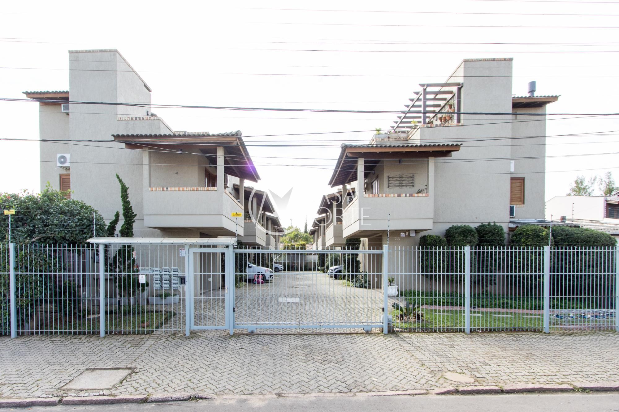 Casa de Condomínio à venda com 2 quartos, 102m², 1 suíte, 1 vaga, Avenida Guarujá no bairro Guarujá em Porto Alegre