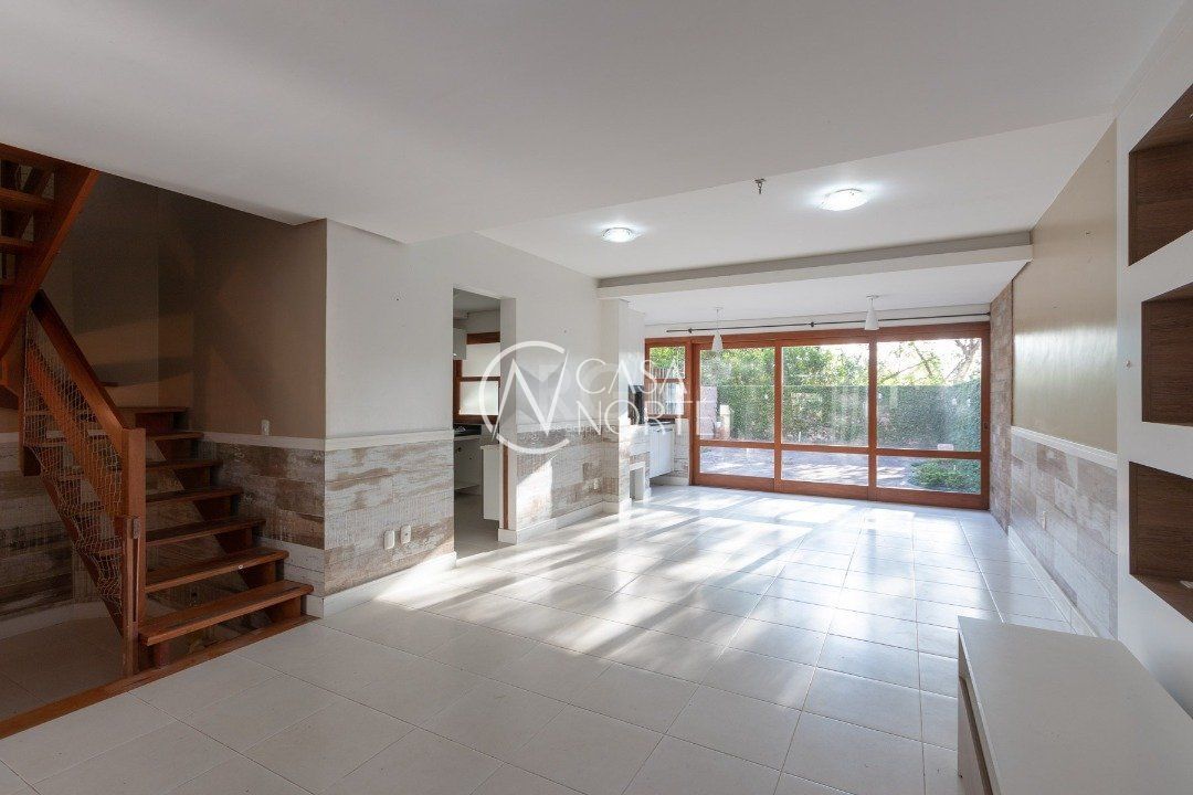 Casa à venda com 3 quartos, 233m², 1 suíte, 4 vagas, Rua Teresa Cristo no bairro Tristeza em Porto Alegre