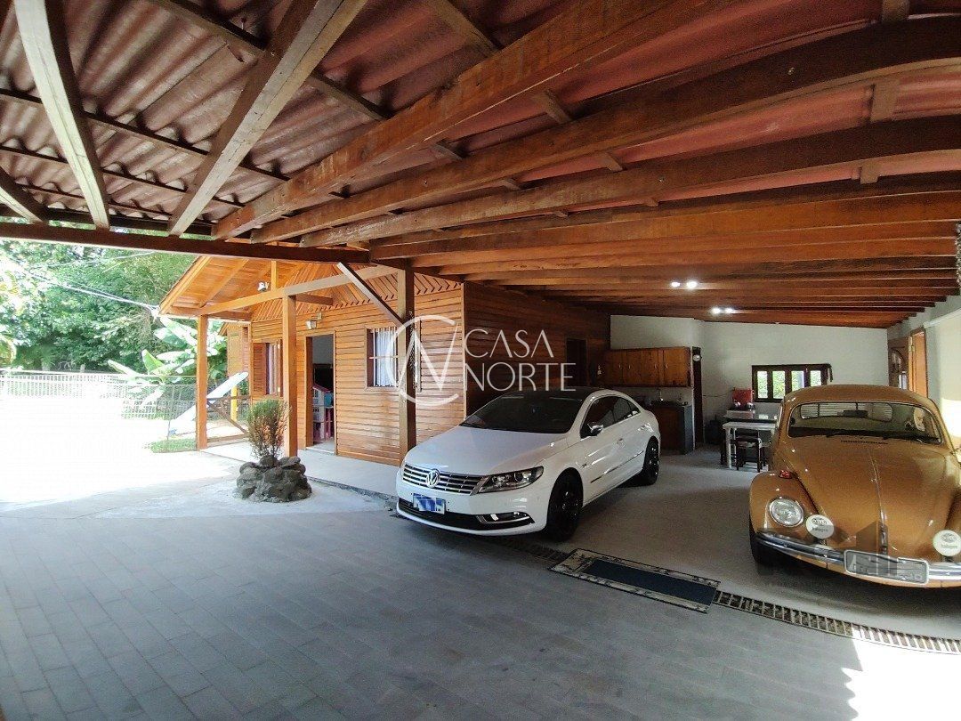 Casa à venda com 4 quartos, 110m², 2 vagas, Rua Panambi no bairro Cavalhada em Porto Alegre