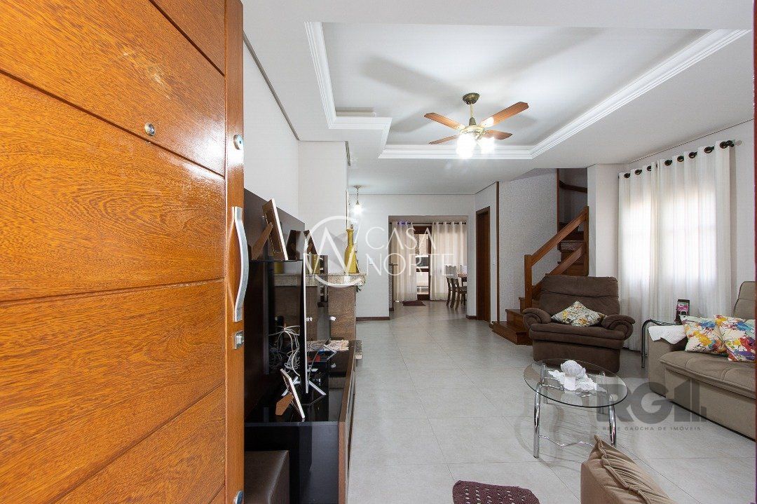 Casa à venda com 3 quartos, 260m², 1 suíte, 3 vagas, Rua Manaca no bairro Hípica em Porto Alegre