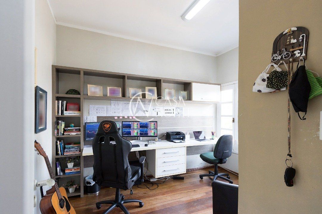 Casa de Condomínio à venda com 4 quartos, 297m², 1 suíte, 2 vagas, Rua Professor Antônio José Remiao no bairro Espírito Santo em Porto Alegre