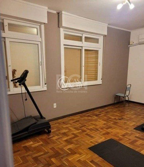 Casa à venda com 3 quartos, 205m², 3 vagas, Rua General Rondon no bairro Tristeza em Porto Alegre