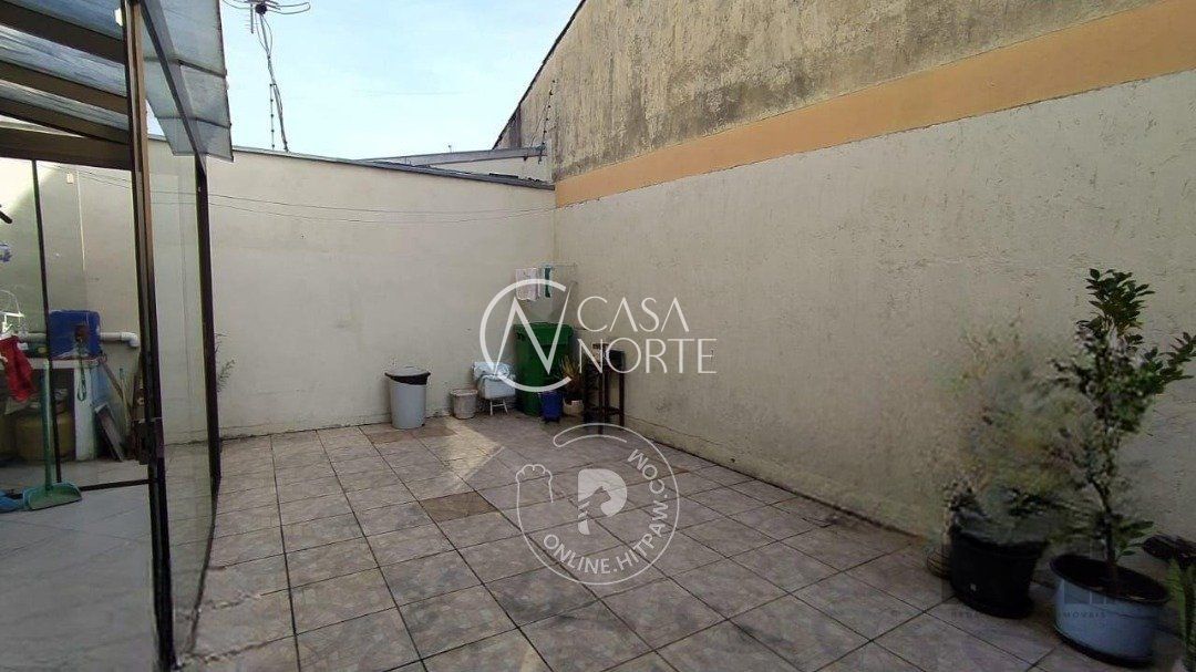 Sobrado à venda com 3 quartos, 179m², 1 suíte, 2 vagas, Rua Baldoino Bottini no bairro Hípica em Porto Alegre