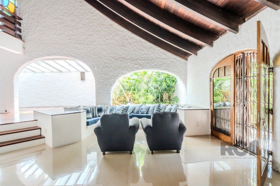 Casa à venda com 3 quartos, 375m², 1 suíte, 4 vagas, Rua Padre João Batista Reus no bairro Vila Conceição em Porto Alegre