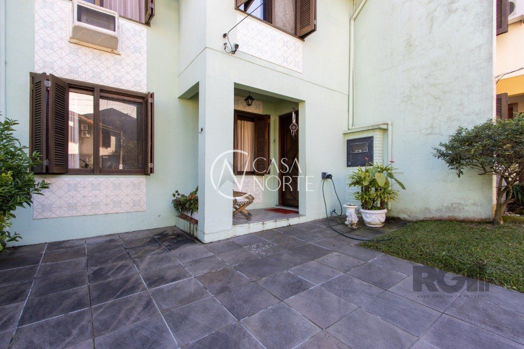 Casa de Condomínio à venda com 4 quartos, 99m², 2 suítes, 1 vaga, Avenida Juca Batista no bairro Hípica em Porto Alegre