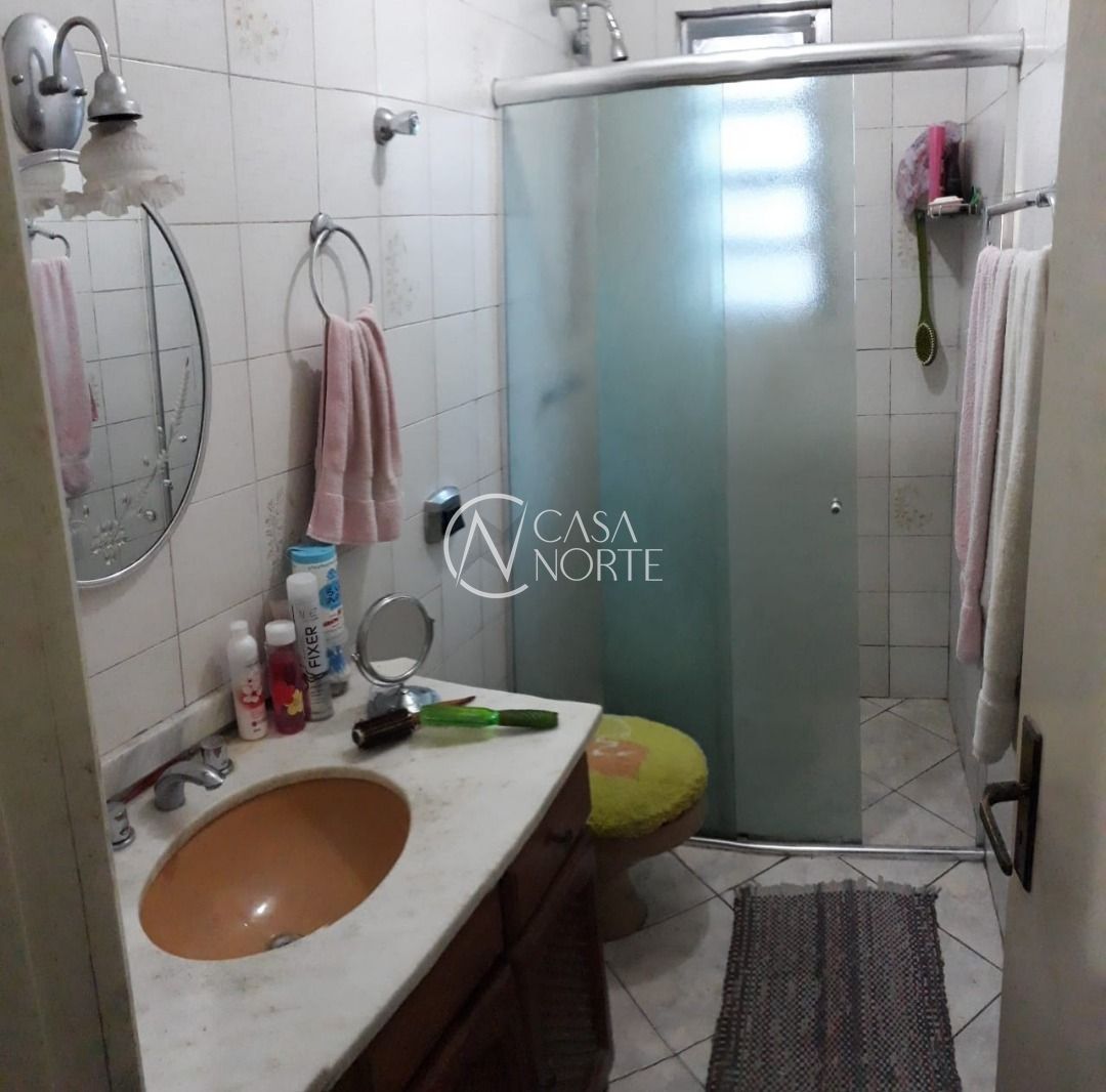 Casa à venda com 4 quartos, 150m², Rua Doutor Mário Totta no bairro Tristeza em Porto Alegre