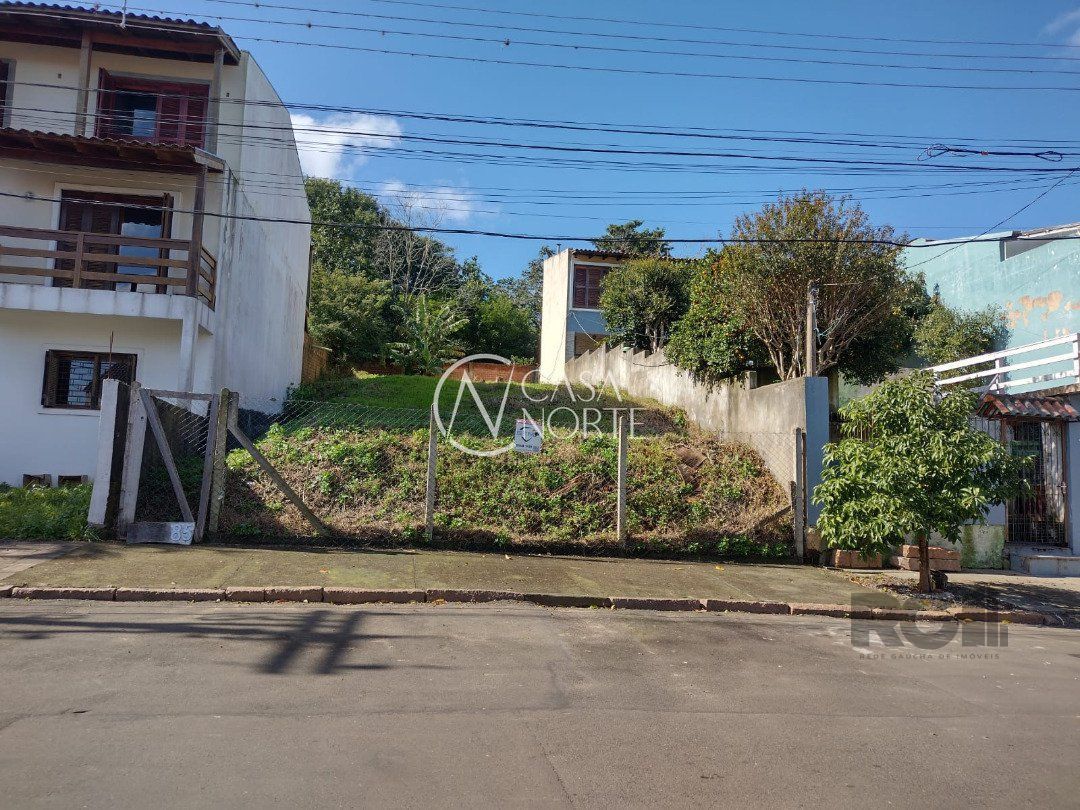 Terreno à venda  com 295m², Rua Altos da Amapá no bairro Vila Nova em Porto Alegre