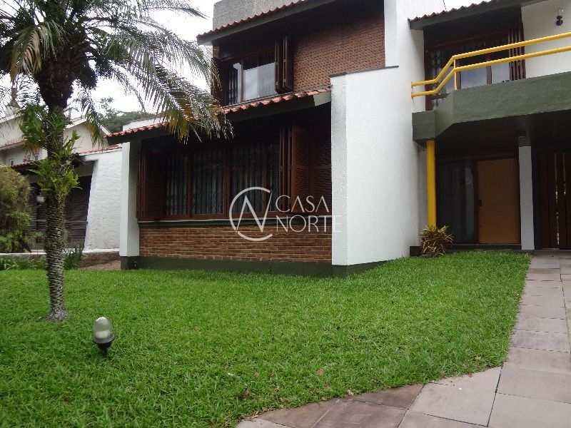 Casa à venda com 3 quartos, 268m², 1 suíte, 2 vagas, Rua Jigoro Kano no bairro Jardim Isabel em Porto Alegre