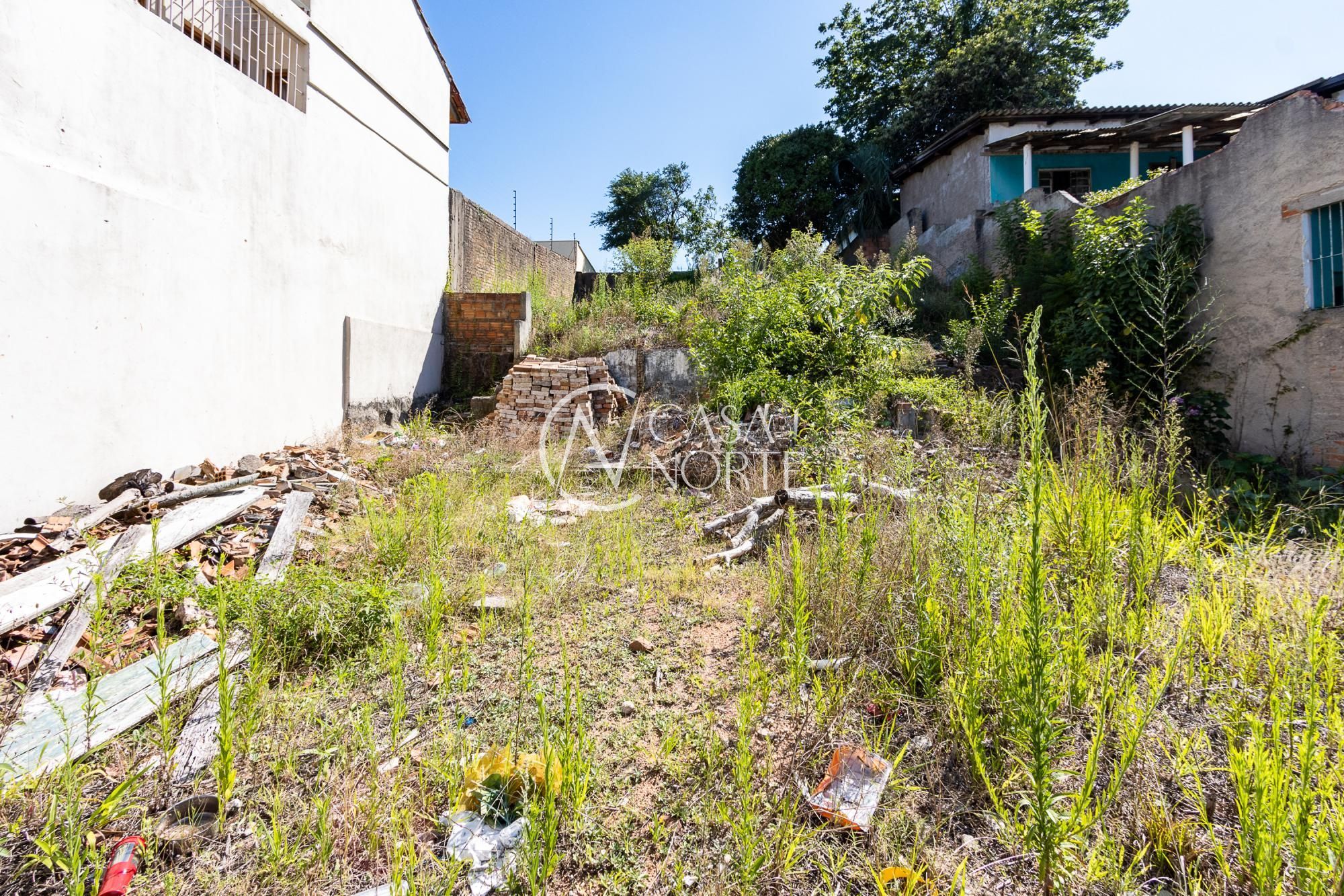 Terreno à venda  com 352m², Rua Silvério Souto no bairro Teresópolis em Porto Alegre