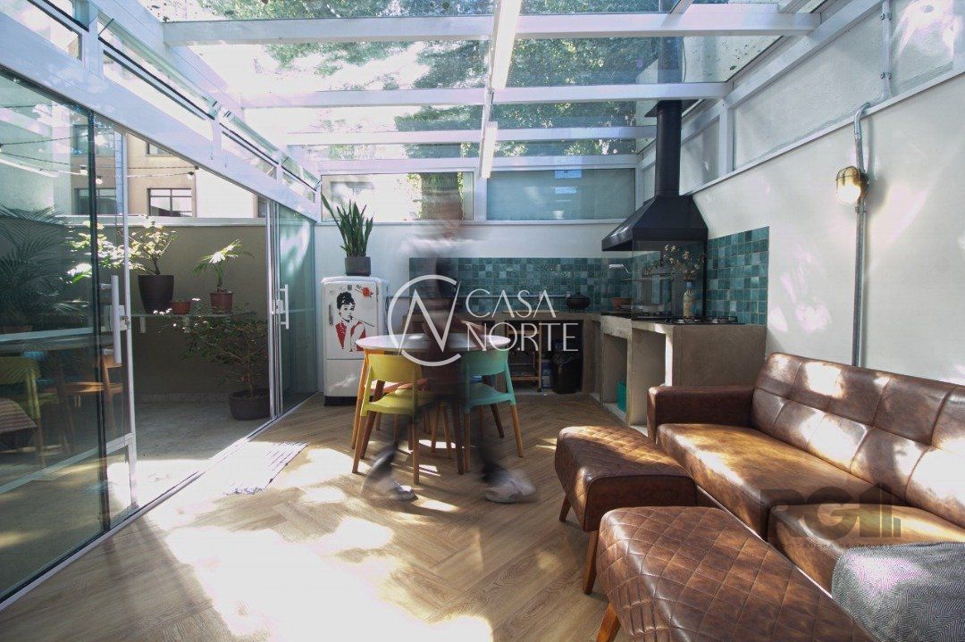 Apartamento à venda com 2 quartos, 56m², Avenida Coronel Lucas de Oliveira no bairro Petrópolis em Porto Alegre