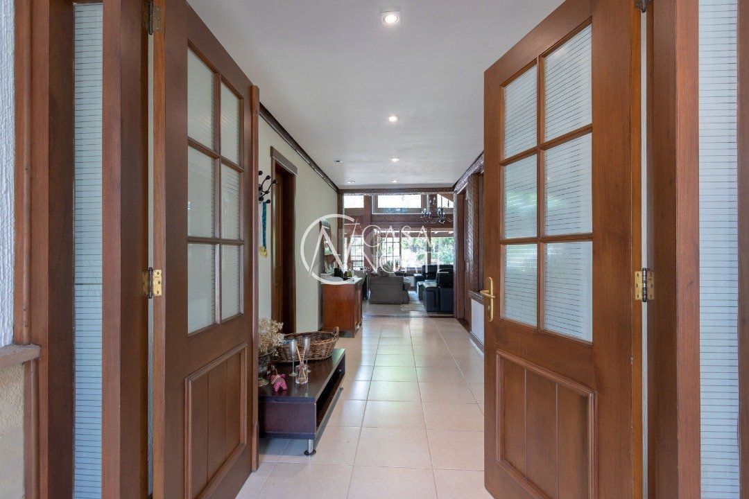Casa de Condomínio à venda com 4 quartos, 352m², 4 suítes, 4 vagas, Avenida Juca Batista no bairro Terraville em Porto Alegre