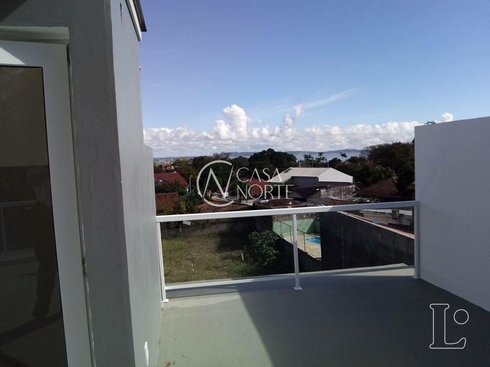 Casa à venda com 3 quartos, 160m², 1 suíte, Rua Jacunda no bairro Guarujá em Porto Alegre