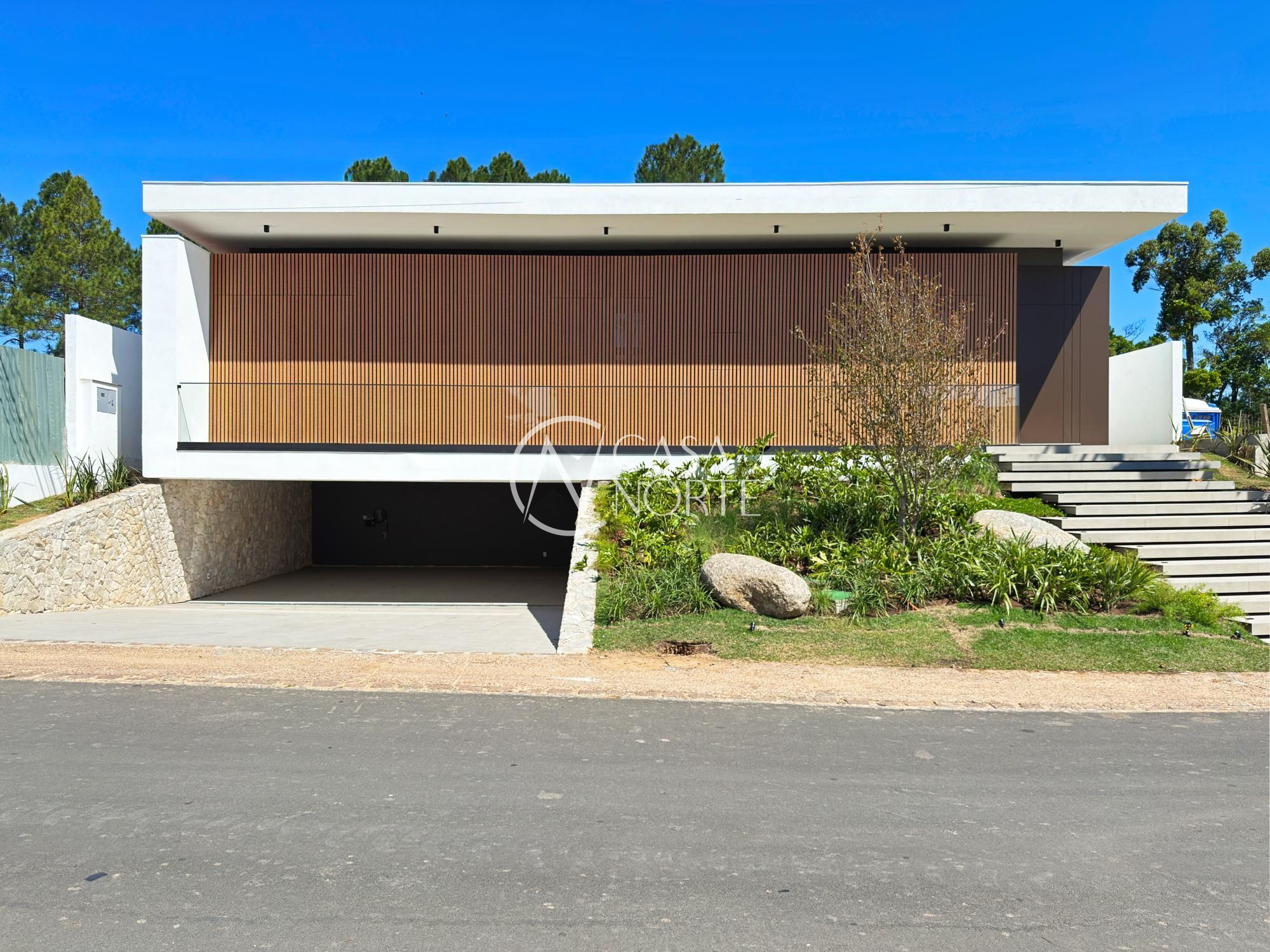 Casa de Condomínio à venda com 4 quartos, 434m², 4 suítes, 6 vagas, Avenida Juca Batista no bairro Terraville em Porto Alegre