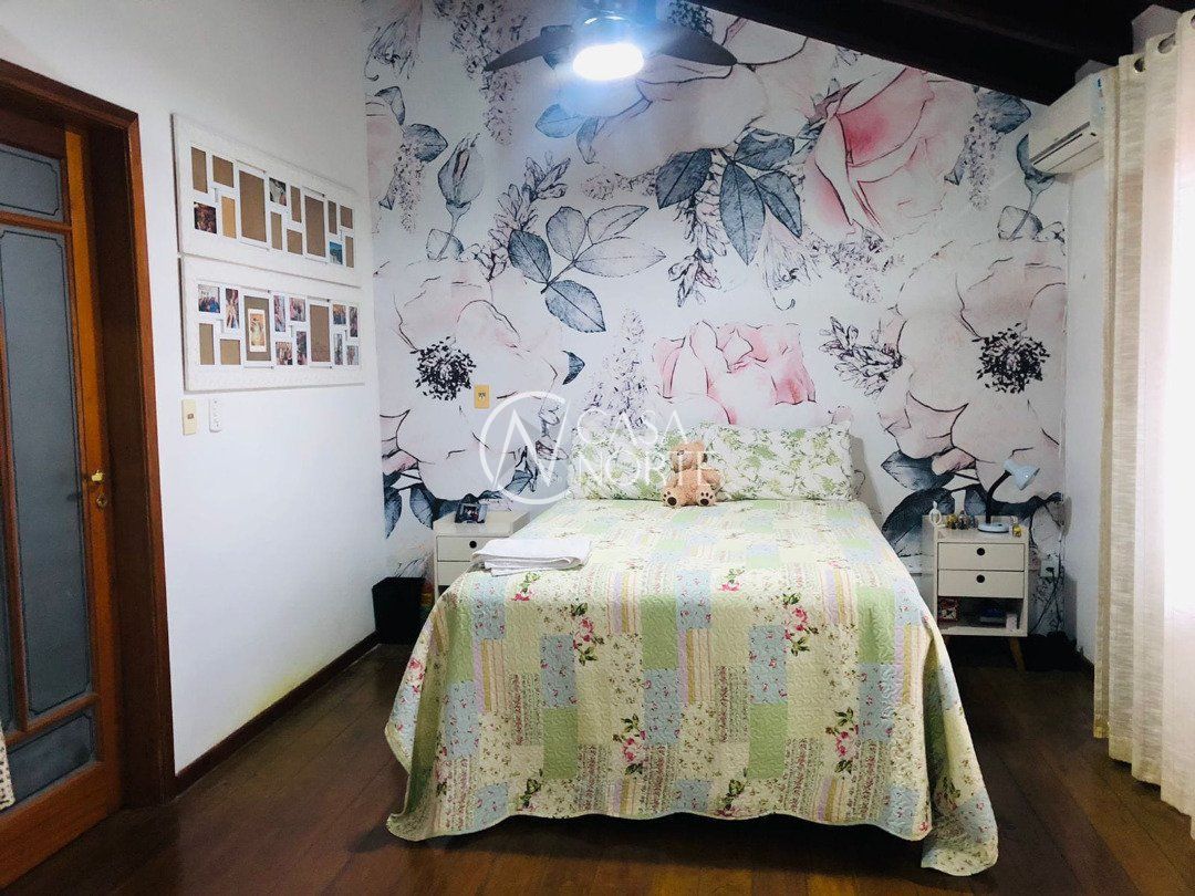 Casa de Condomínio à venda com 4 quartos, 254m², 2 suítes, 2 vagas, Rua Pinare no bairro Vila Assunção em Porto Alegre