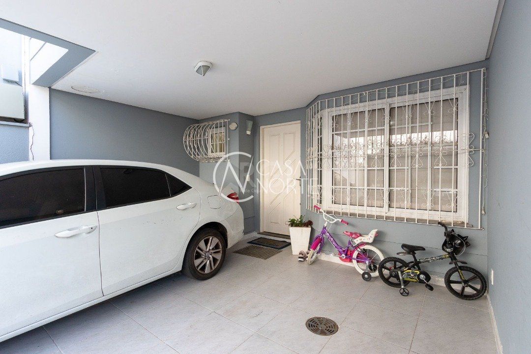 Casa de Condomínio à venda com 3 quartos, 184m², 1 suíte, 2 vagas, Rua Chavantes no bairro Vila Assunção em Porto Alegre