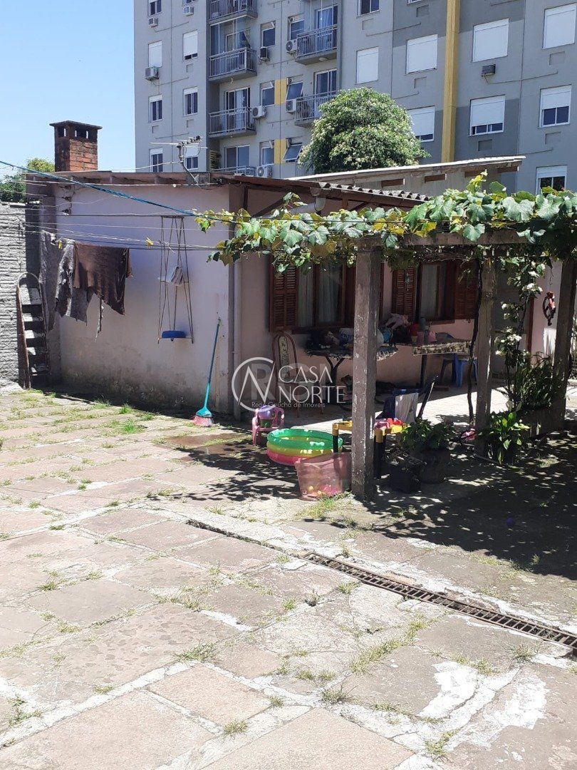 Casa à venda com 2 quartos, 440m², Rua Doutor Barcelos no bairro Tristeza em Porto Alegre