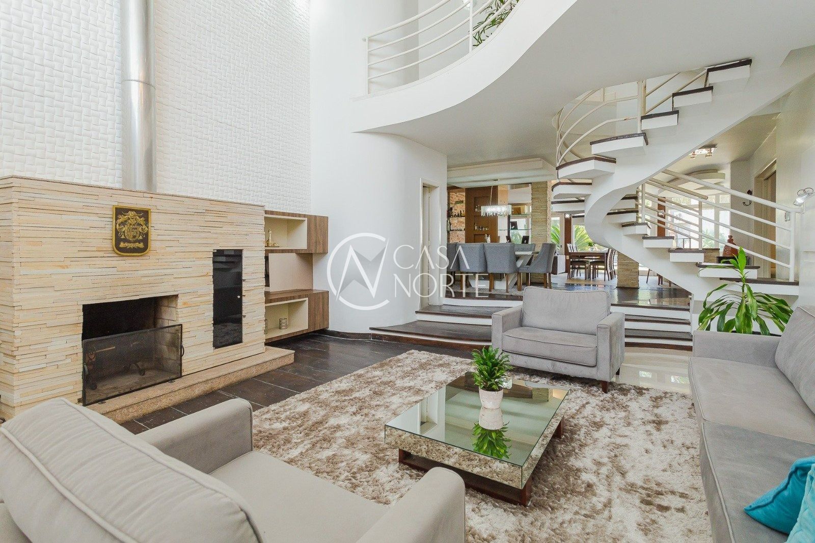 Casa à venda com 5 quartos, 100m², 3 suítes, 6 vagas, Avenida General Barreto Viana no bairro Chácara das Pedras em Porto Alegre