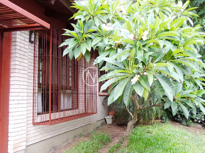 Casa à venda com 3 quartos, 132m², 2 suítes, 3 vagas, Avenida Heitor Vieira no bairro Belém Novo em Porto Alegre