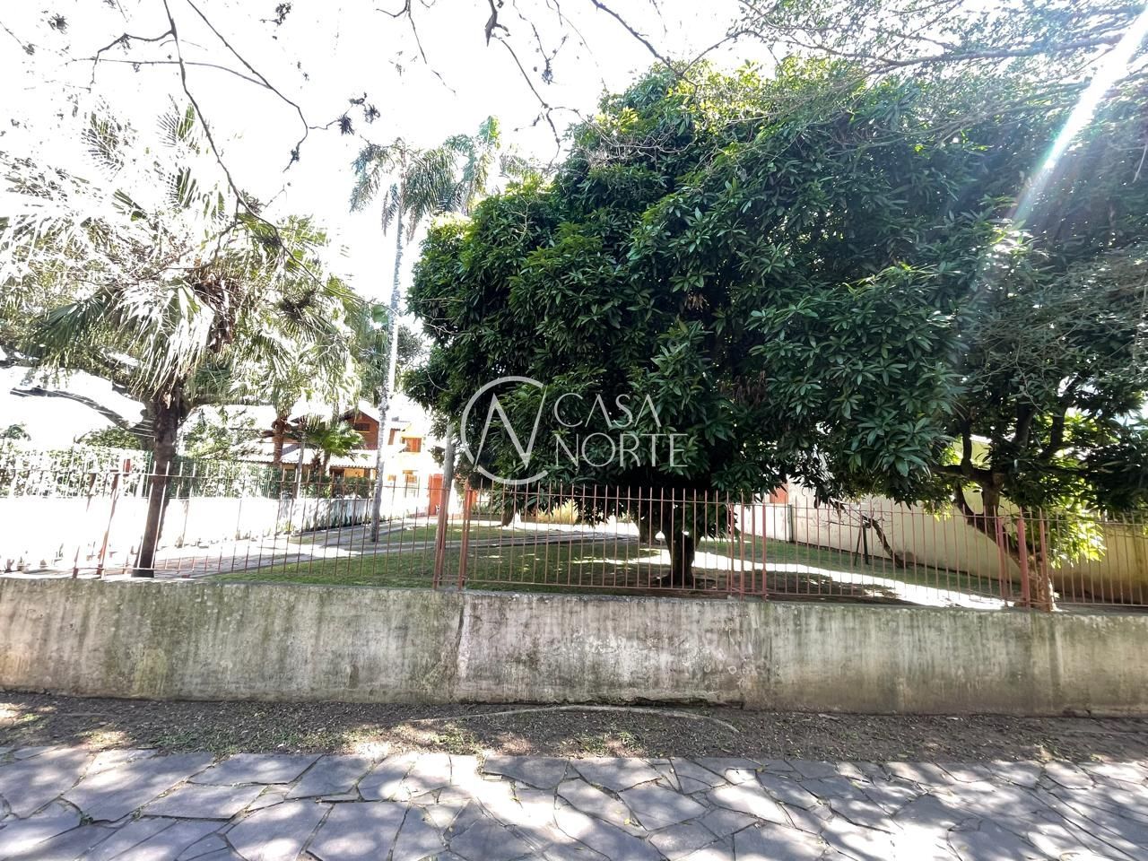 Terreno à venda  com 1870m², Rua Sargento Nicolau Dias de Farias no bairro Tristeza em Porto Alegre