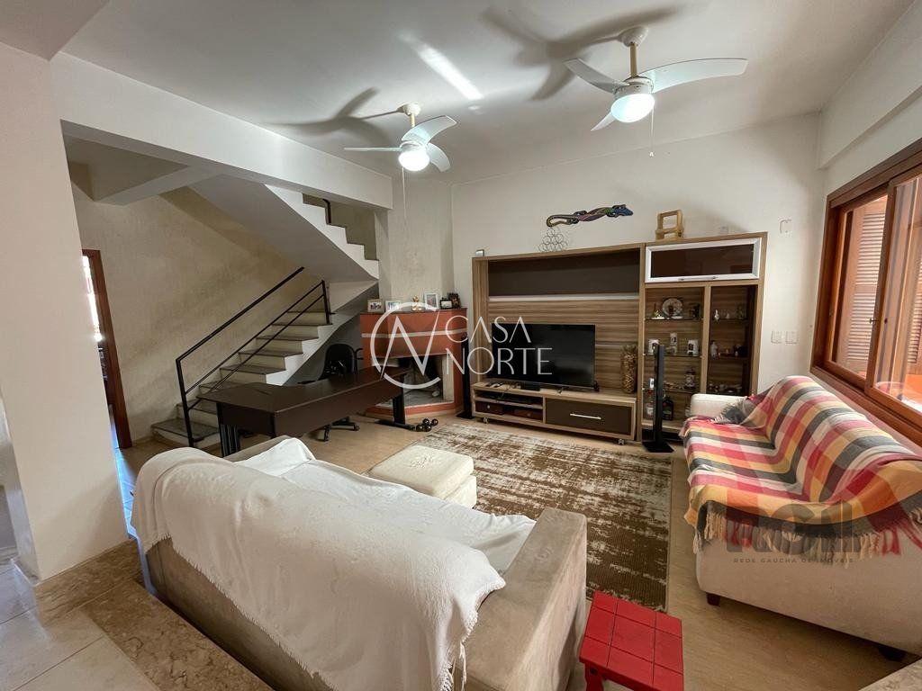 Casa de Condomínio à venda com 4 quartos, 267m², 1 suíte, 2 vagas, Avenida Vicente Monteggia no bairro Cavalhada em Porto Alegre