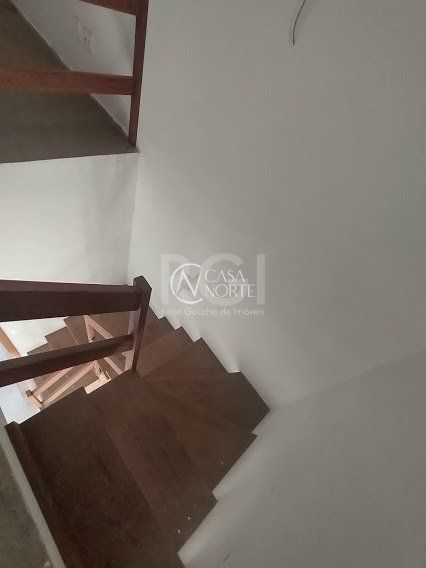 Casa à venda com 2 quartos, 140m², 2 suítes, 2 vagas, Rua Sargento Bruno Feldmann no bairro Guarujá em Porto Alegre