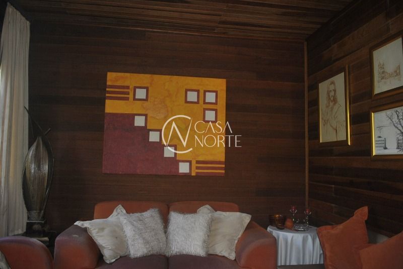 Casa à venda com 3 quartos, 250m², 4 vagas, Rua Irmao Augusto Duflot no bairro Serraria em Porto Alegre