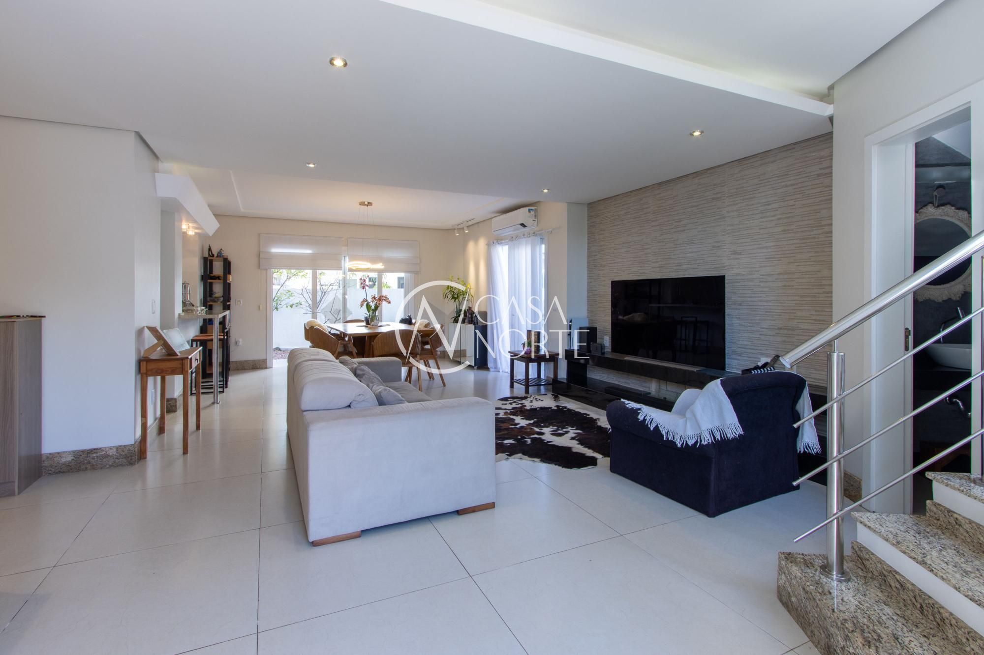 Casa de Condomínio à venda com 3 quartos, 152m², 1 suíte, 2 vagas, Rua Carlos Maximiliano Fayet no bairro Hípica em Porto Alegre