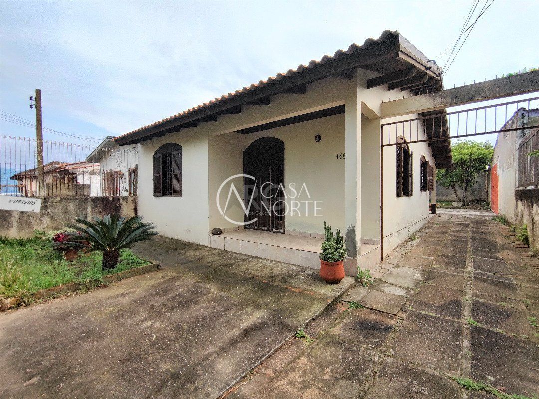 Casa à venda com 2 quartos, 90m², 6 vagas, Rua Sezefredo Ignacio de Oliveira no bairro Passo das Pedras em Porto Alegre