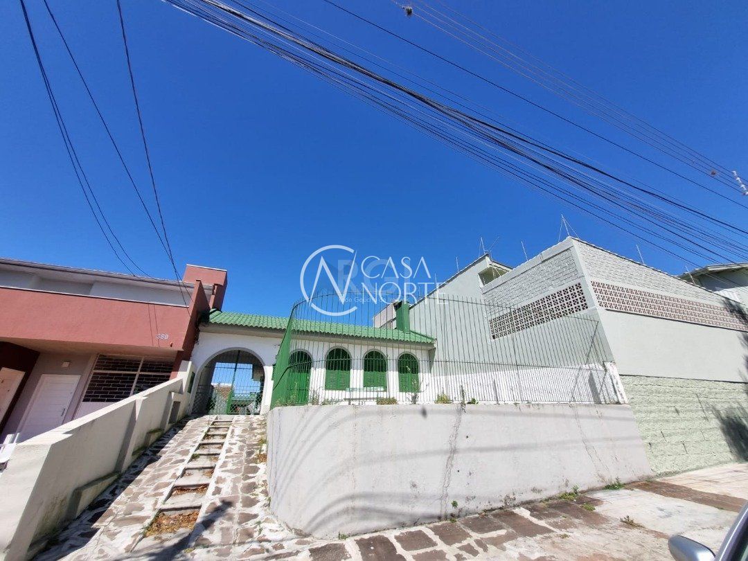 Casa à venda com 3 quartos, 140m², 4 vagas, Travessa Nova Trento no bairro Tristeza em Porto Alegre