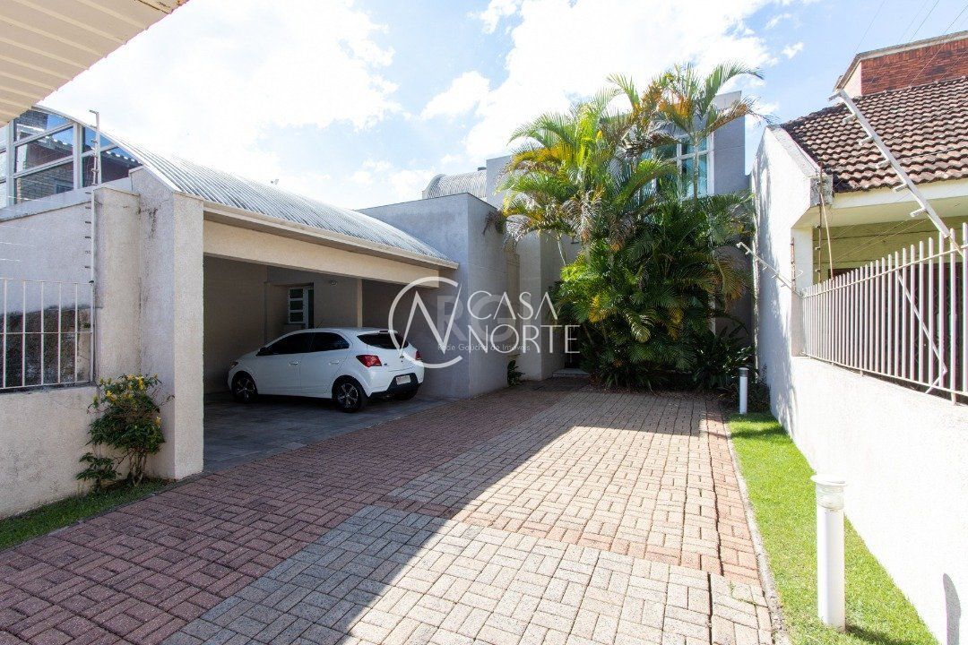 Casa à venda com 4 quartos, 286m², 2 suítes, 3 vagas, Rua Otavio Faria no bairro Teresópolis em Porto Alegre