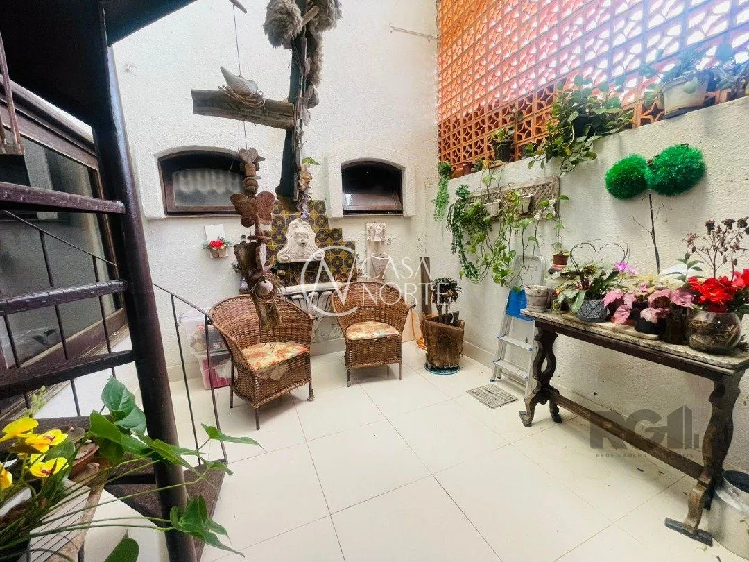 Casa à venda com 3 quartos, 200m², 2 vagas, Rua Landel de Moura no bairro Tristeza em Porto Alegre