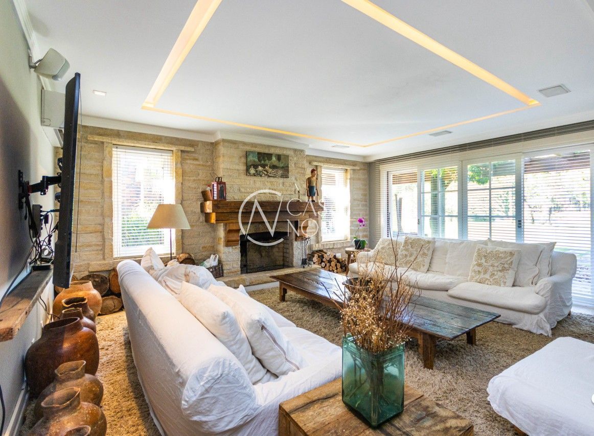 Casa de Condomínio à venda com 3 quartos, 420m², 2 suítes, 4 vagas, Avenida Juca Batista no bairro Terraville em Porto Alegre