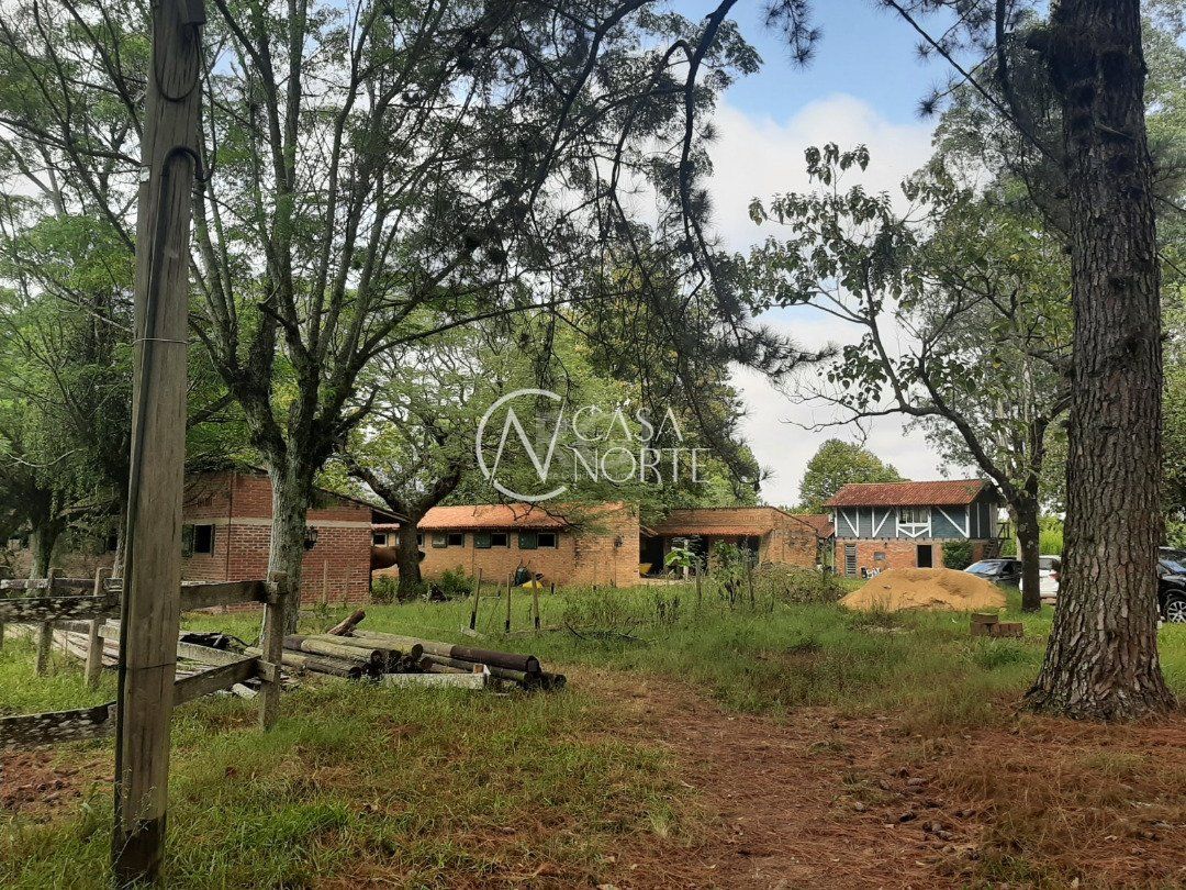 Sítio à venda , 120217m², Avenida Edgar Pires de Castro no bairro Lageado em Porto Alegre