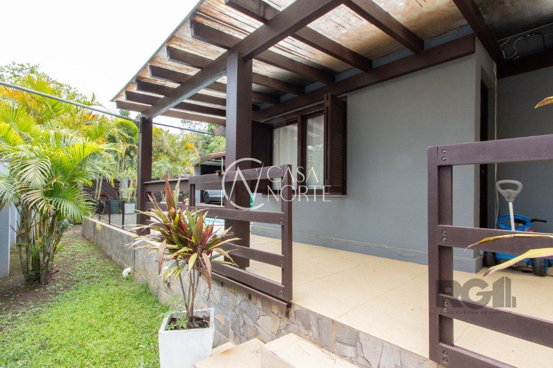Casa à venda com 3 quartos, 161m², 1 suíte, 2 vagas, Estrada Maria Altina no bairro Hípica em Porto Alegre