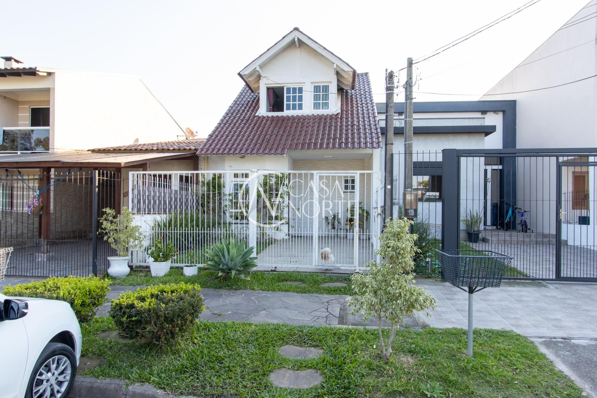 Casa à venda com 2 quartos, 115m², 1 suíte, 2 vagas, Rua Vacaria no bairro Aberta dos Morros em Porto Alegre