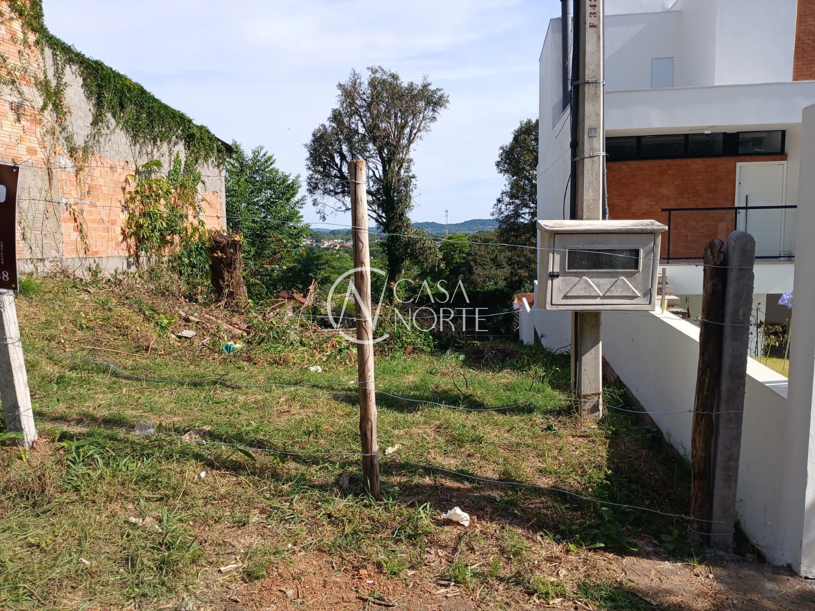 Terreno à venda  com 387m², Rua dos Guananas no bairro Espírito Santo em Porto Alegre