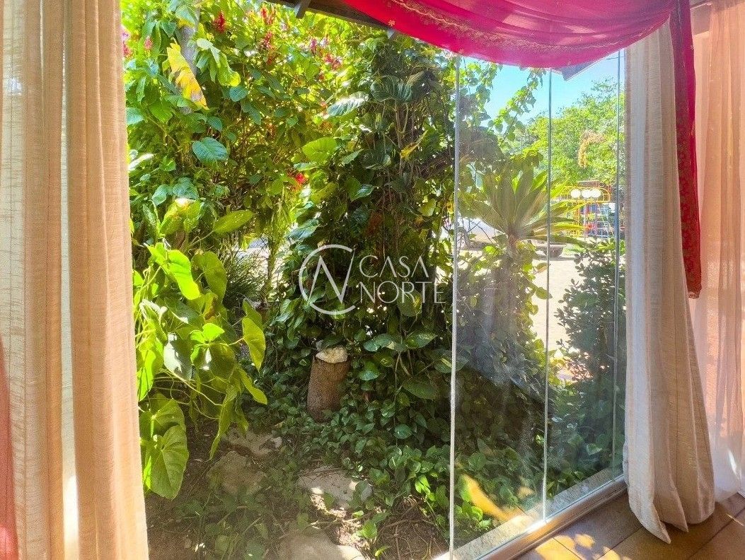 Casa de Condomínio à venda com 3 quartos, 218m², 1 suíte, 2 vagas, Rua Almirante Mariath no bairro Tristeza em Porto Alegre