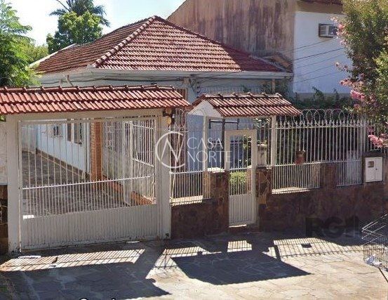 Casa à venda com 3 quartos, 174m², 8 vagas, Rua Sebastião Wolf no bairro Nonoai em Porto Alegre