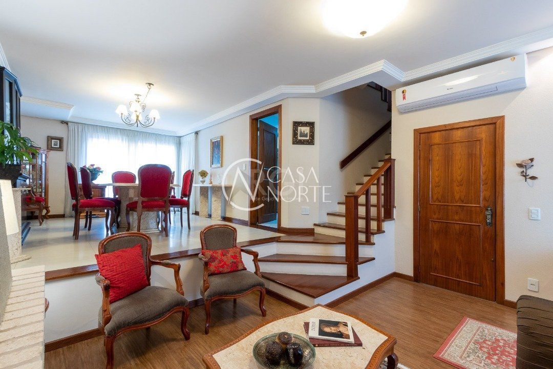 Casa de Condomínio à venda com 3 quartos, 225m², 1 suíte, 2 vagas, Rua João Mendes Ouriques no bairro Jardim Isabel em Porto Alegre