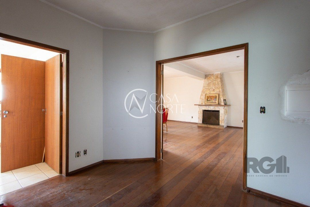 Casa à venda com 4 quartos, 361m², 2 suítes, 3 vagas, Rua Alcebiades Antônio dos Santos no bairro Nonoai em Porto Alegre