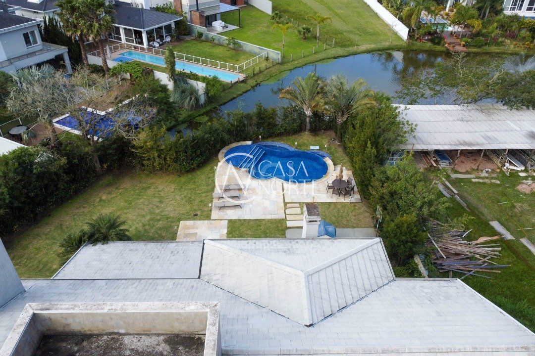 Casa de Condomínio à venda com 4 quartos, 587m², 4 suítes, 10 vagas, Avenida Juca Batista no bairro Chapéu do Sol em Porto Alegre
