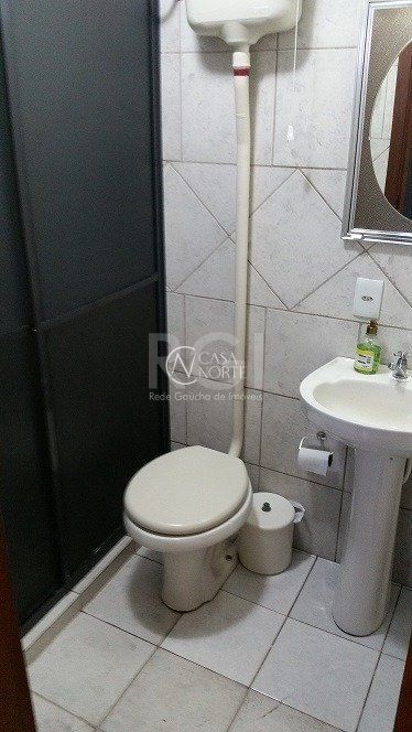 Casa à venda com 3 quartos, 70m², 3 vagas, Rua Reinaldo Muller no bairro Ponta Grossa em Porto Alegre