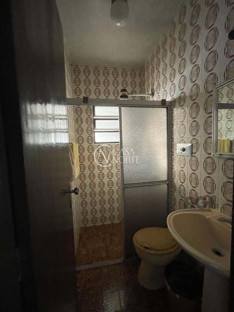 Casa à venda com 3 quartos, 130m², 1 suíte, 3 vagas, Rua Horizontina no bairro Cavalhada em Porto Alegre