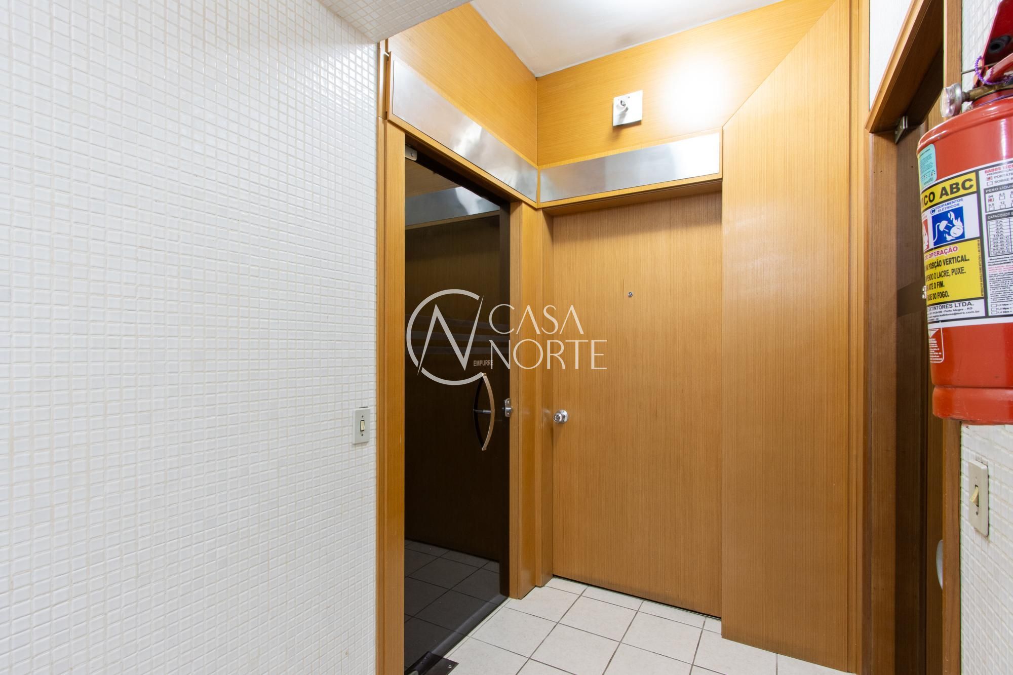 Conjunto Comercial à venda com 2 quartos, 53m², 1 vaga, Rua Luciana de Abreu no bairro Moinhos de Vento em Porto Alegre