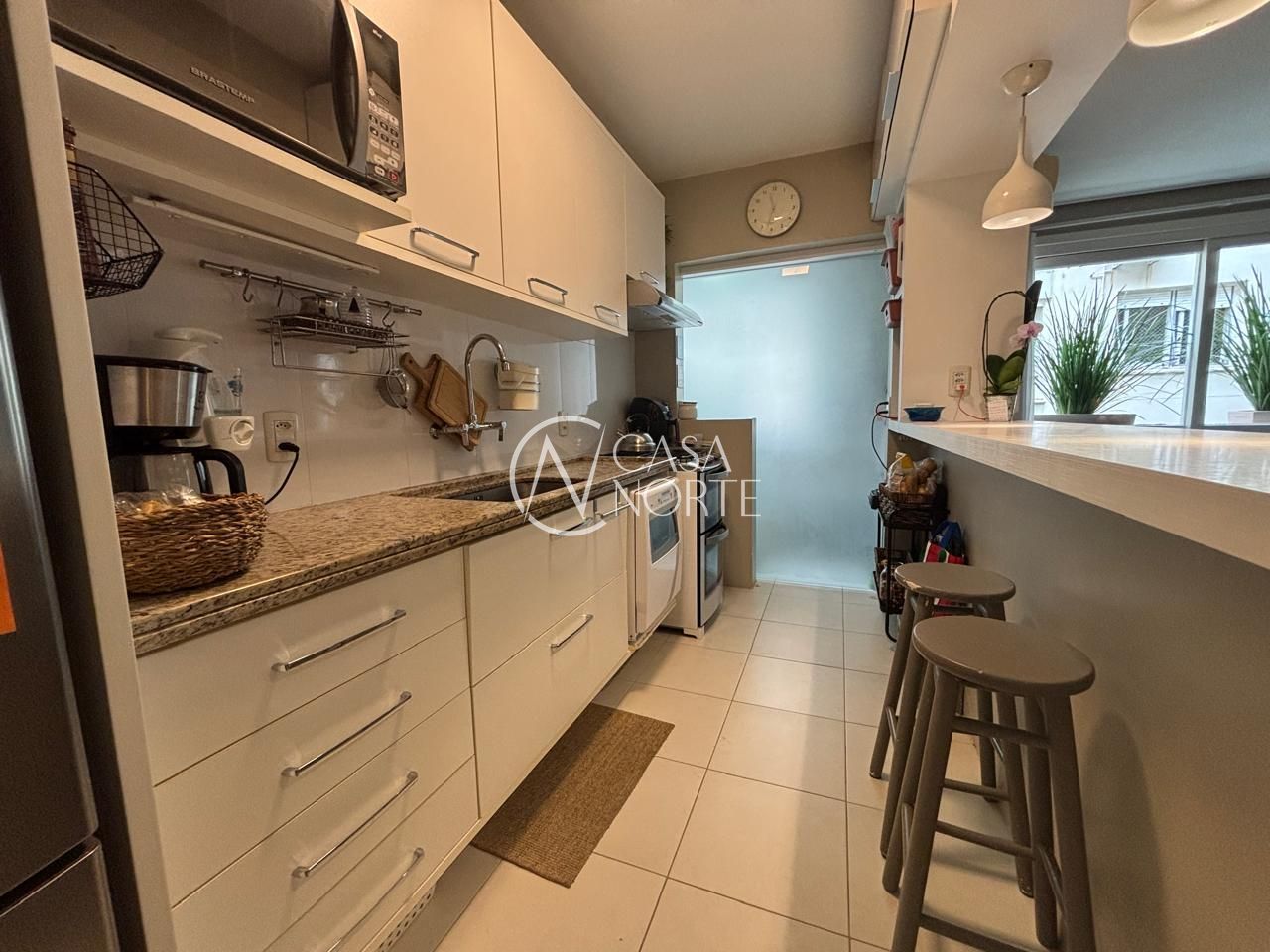 Apartamento à venda com 3 quartos, 96m², 1 suíte, 1 vaga, Rua Marquês do Pombal no bairro Moinhos de Vento em Porto Alegre