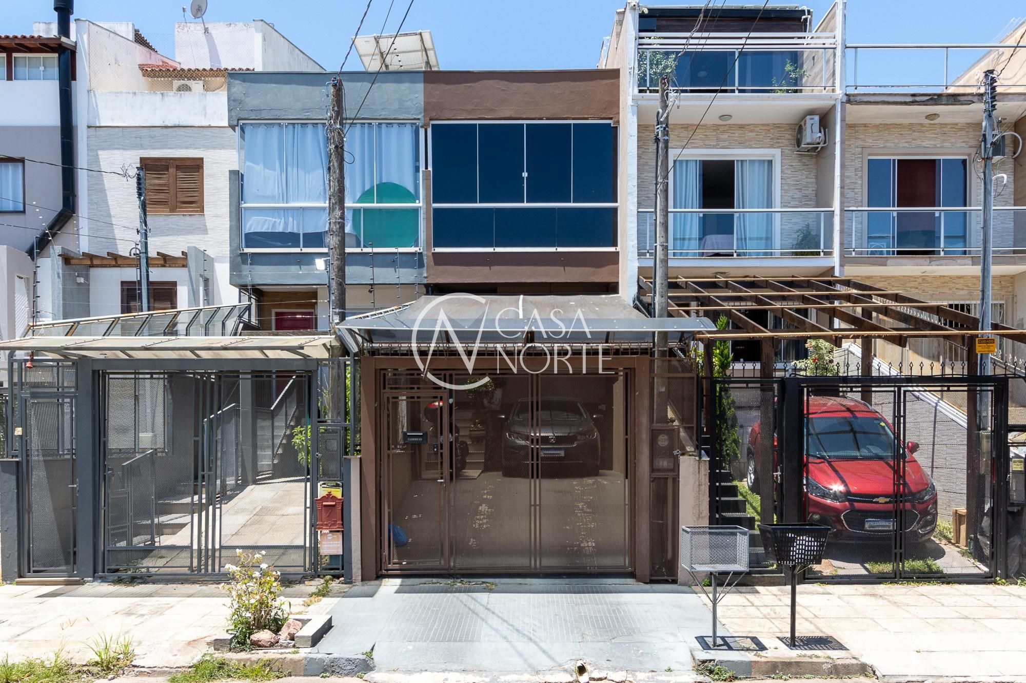 Casa à venda com 2 quartos, 95m², 2 suítes, 2 vagas, Rua Doutor Cláudio Walter Ferreira da Silva no bairro Guarujá em Porto Alegre