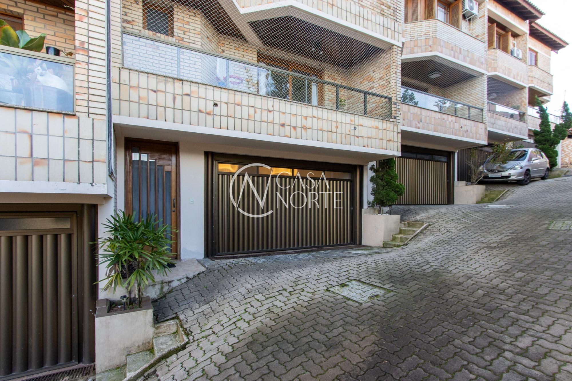 Casa de Condomínio à venda com 3 quartos, 232m², 1 suíte, 2 vagas, Rua Conselheiro Xavier da Costa no bairro Ipanema em Porto Alegre